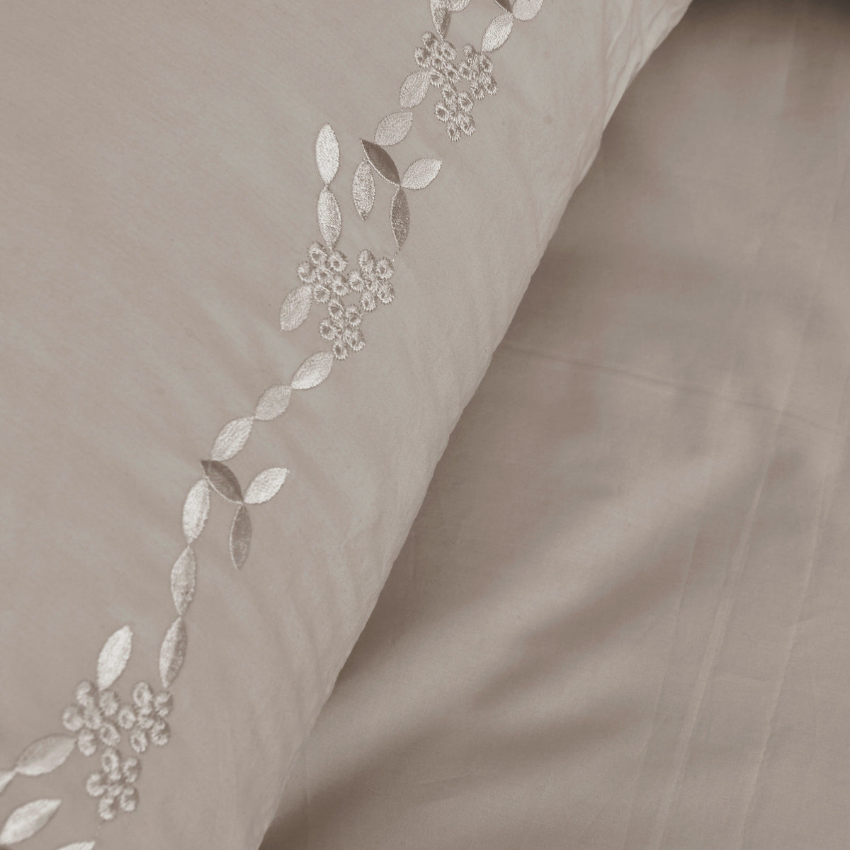 6 PCS BED SET ROYAL EXQUISITE SKIN (duvet set)