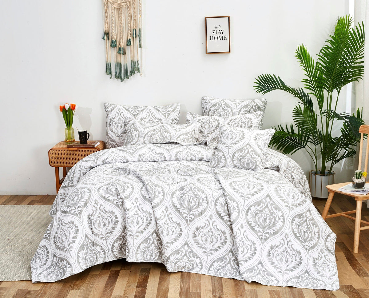 Tache Dreamy Moon Sky Ogee Damask Heather Gray White Quilt Set (TB300)